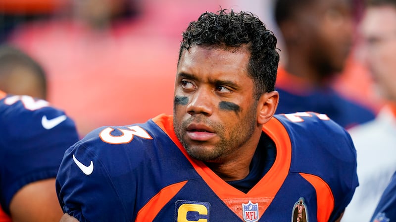 Es probable que Russell Wilson sea abandonado por los Denver Broncos